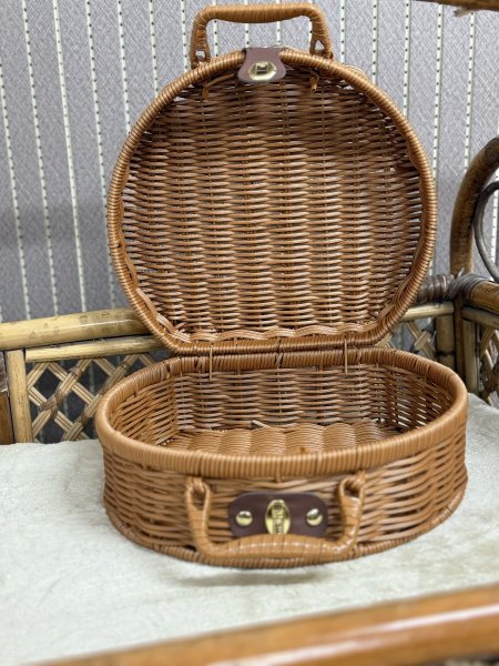 سلة أنيقة دائرية