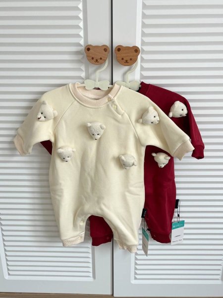 أفرهول أبيض مع دببة بارزة