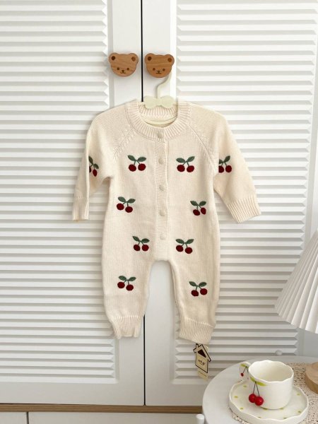 طقم صوف كرز